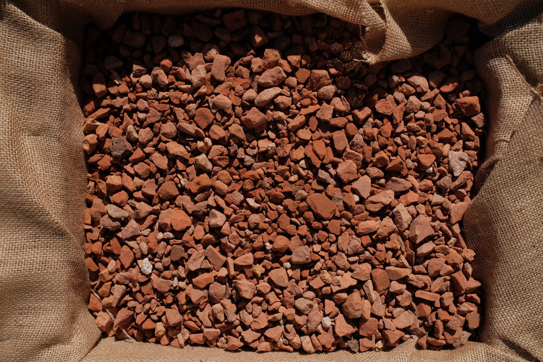 06BD2D9A-F999-43A0-A3AA-F841146D3F77_1_105_c