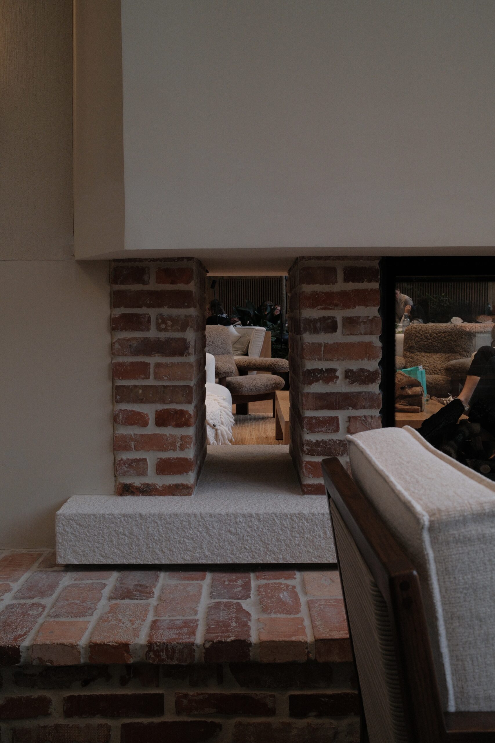 08980EA5-59F0-4C59-910B-DA86DD26F757_1_201_a