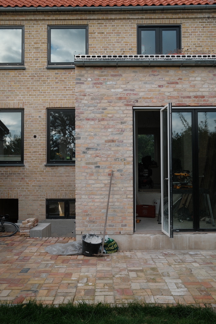 1AB7BD96-A8D5-45DF-BBD1-3C704201D7CC_1_105_c