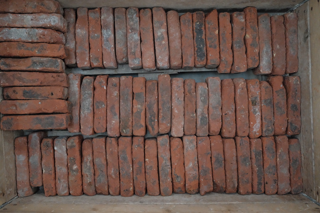 571F8E2C-209A-40BD-9FF9-4A93A7A79D1C_1_105_c