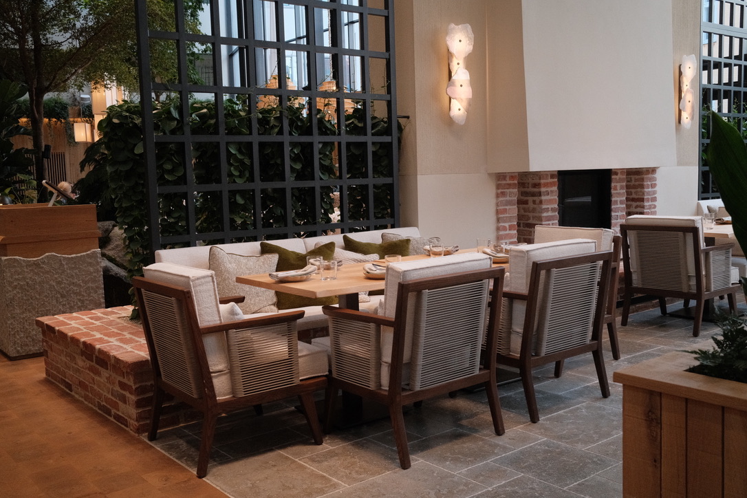 577A098C-50DF-408F-AA35-9CC85EEF3D62_1_105_c