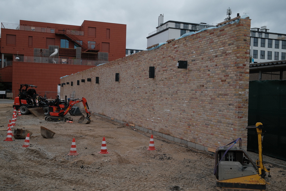 BC3F80A6-0ABA-4BCC-B782-C91B6B68F531_1_105_c