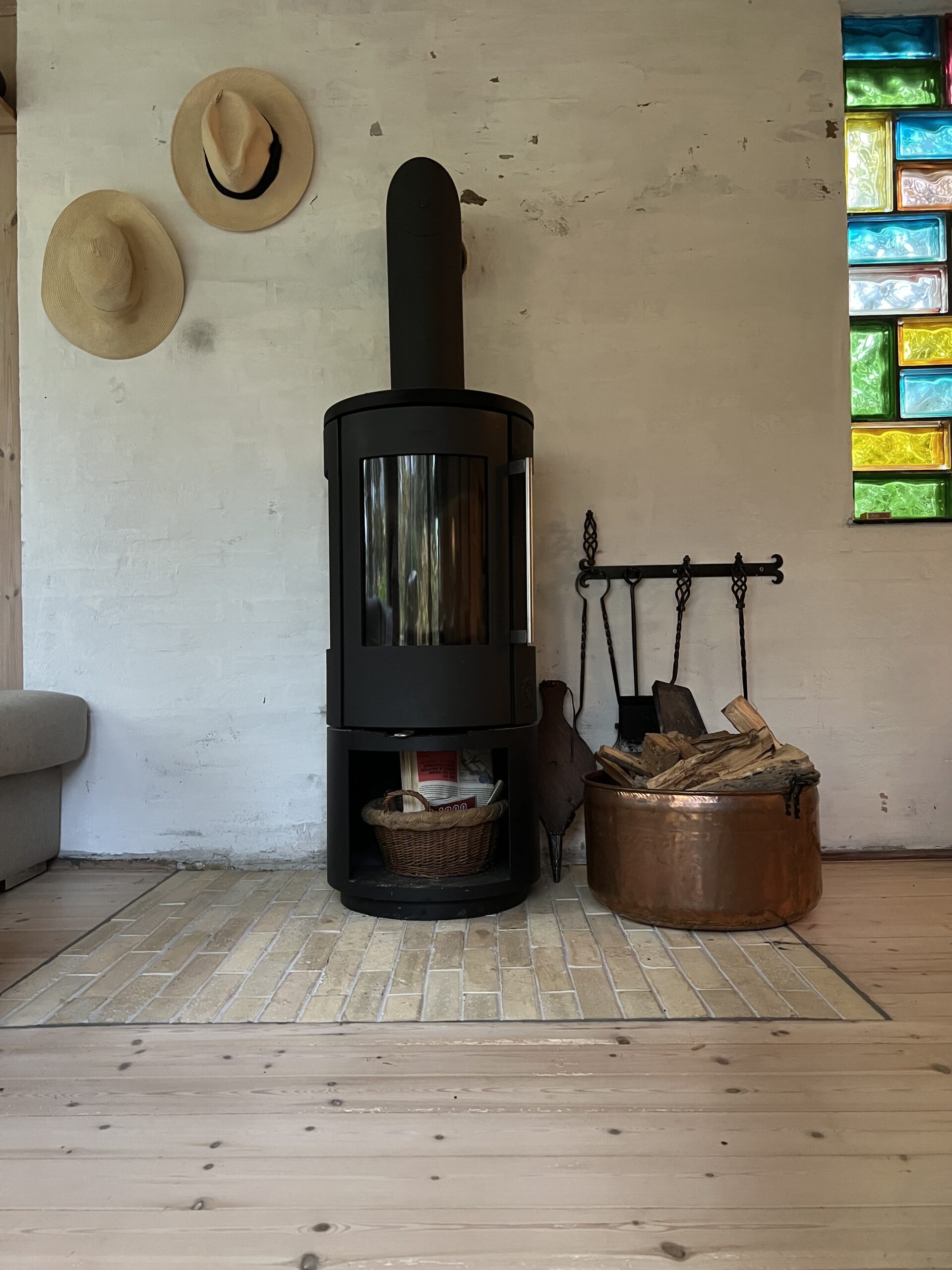 E3F70828-6329-420F-A90E-1DF5D7B7FFD8