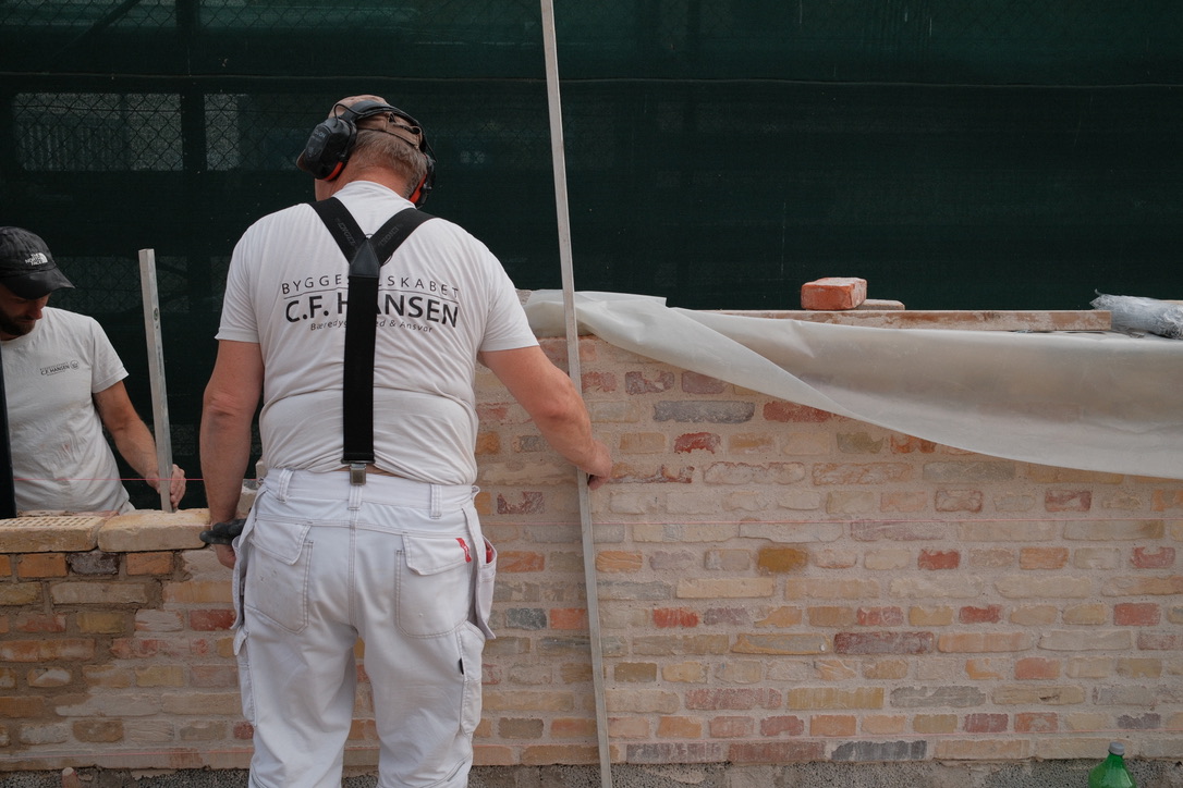 E90F20F2-40BC-4372-92C0-E8E4FEBF5D0D_1_105_c