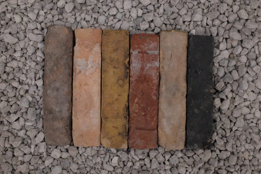 6BBF1A5C-5BFF-4889-B26D-52EC38EAABD5